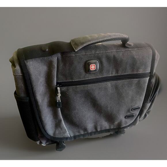 SwissGear Zinc DSLR Camera Messenger Bag in GREAT CONDITION - Picture 1 of 6